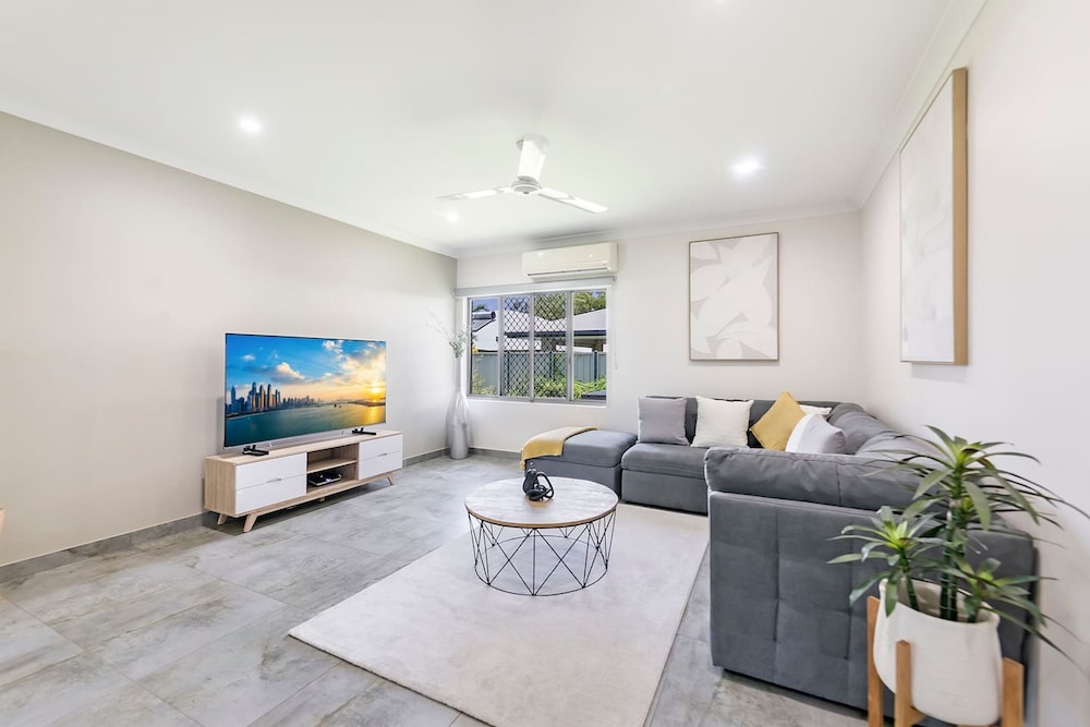 Zenhouse Harmony Modern Home Near CDU Hospital