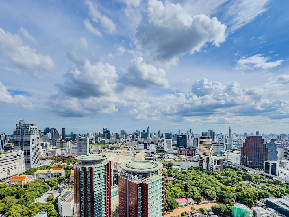 New Residence in Central Bangkok Siam Paragon · Central World
