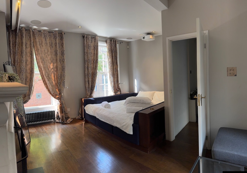 Covent Garden House, 4-bed, Sleeps 10