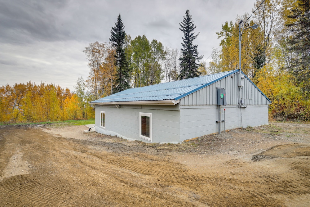 Cozy Fairbanks Cabin ~ 11 Mi to Downtown! view 3