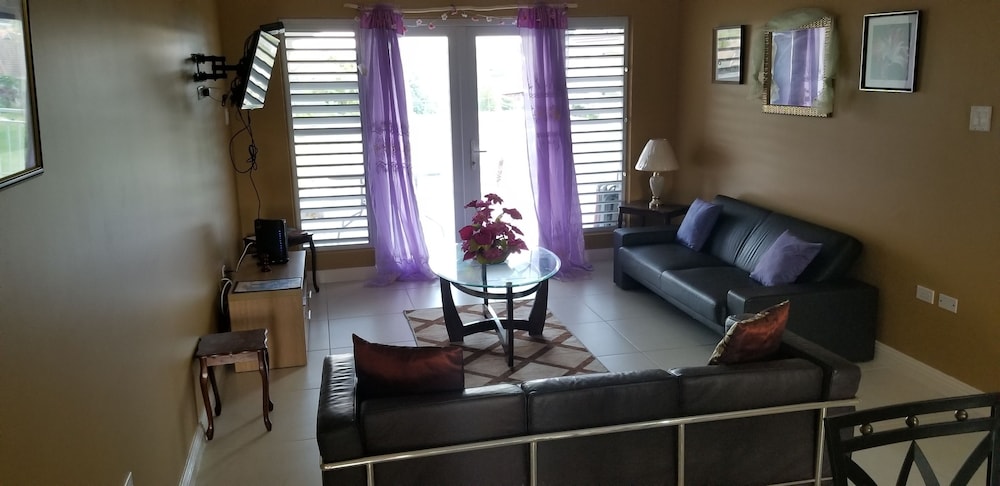 Oceanic View Apartment at Fern Court, photo 2