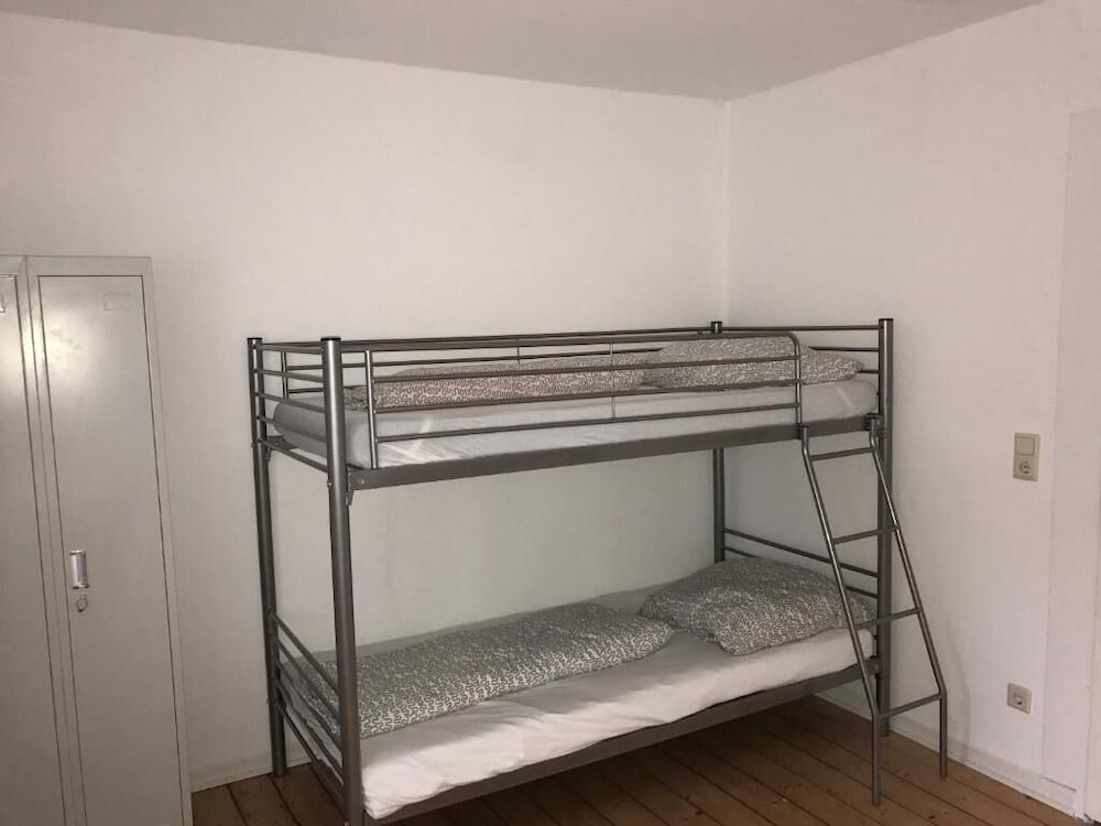 A&S Hostel Bonnerstr. 64