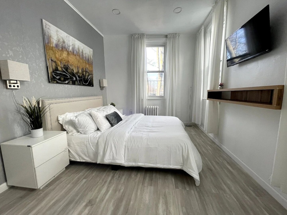 Luxury Living in the Heart of NY - Property Image 3