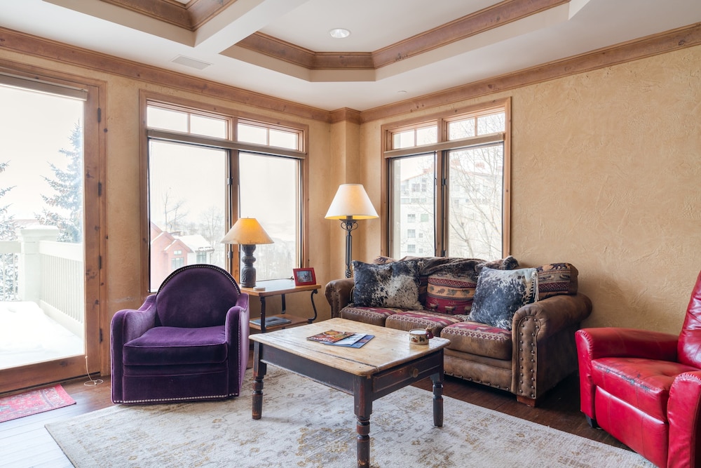 Centrum 302 by Avantstay Gorgeous Condo w/ Great Views & Steps Away From Ski Runs! view 5