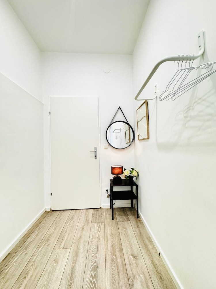 Elegant 5BR Home Ideal for Families