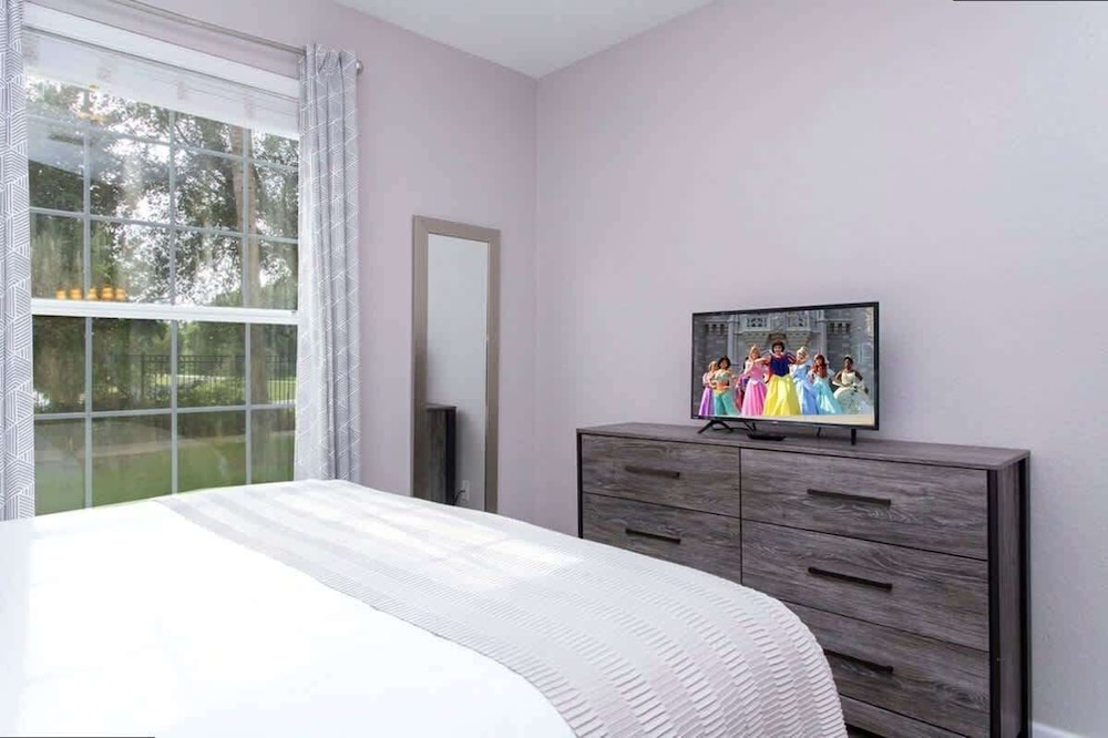 Spacious 2Bd Condo - Pool Hot Tub - Near I-drive