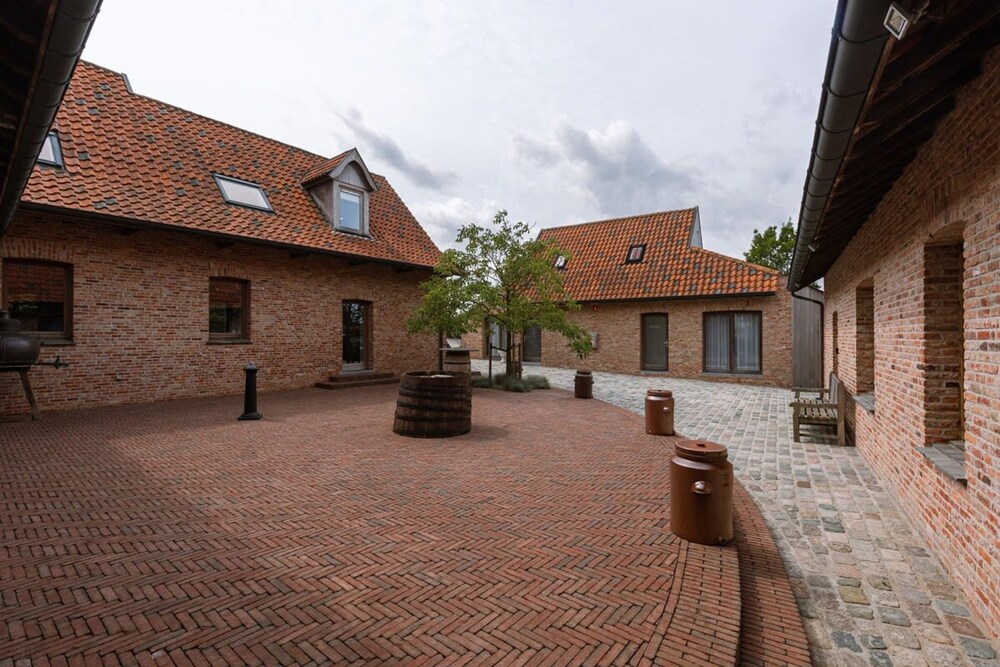 Charming Roger s Farm