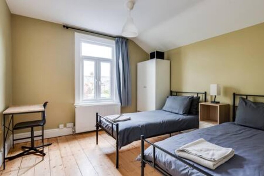 Oxford Vacations - Summertown 4-br Family Home - Bright Spacious - Property Image 26