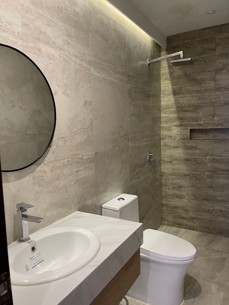 Anton's Loft Designer Resort Pansol