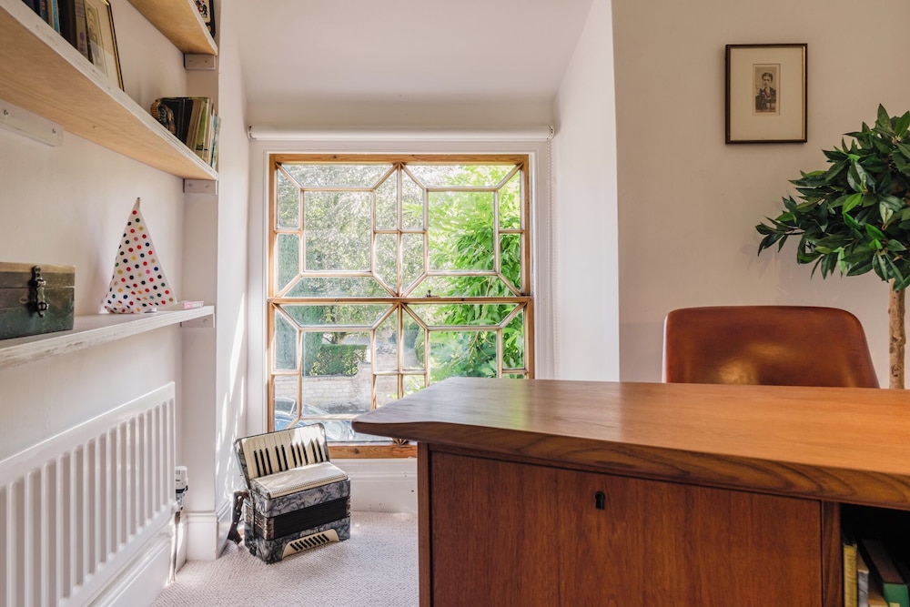 Historic 3 BD Cottage in the Cotswolds