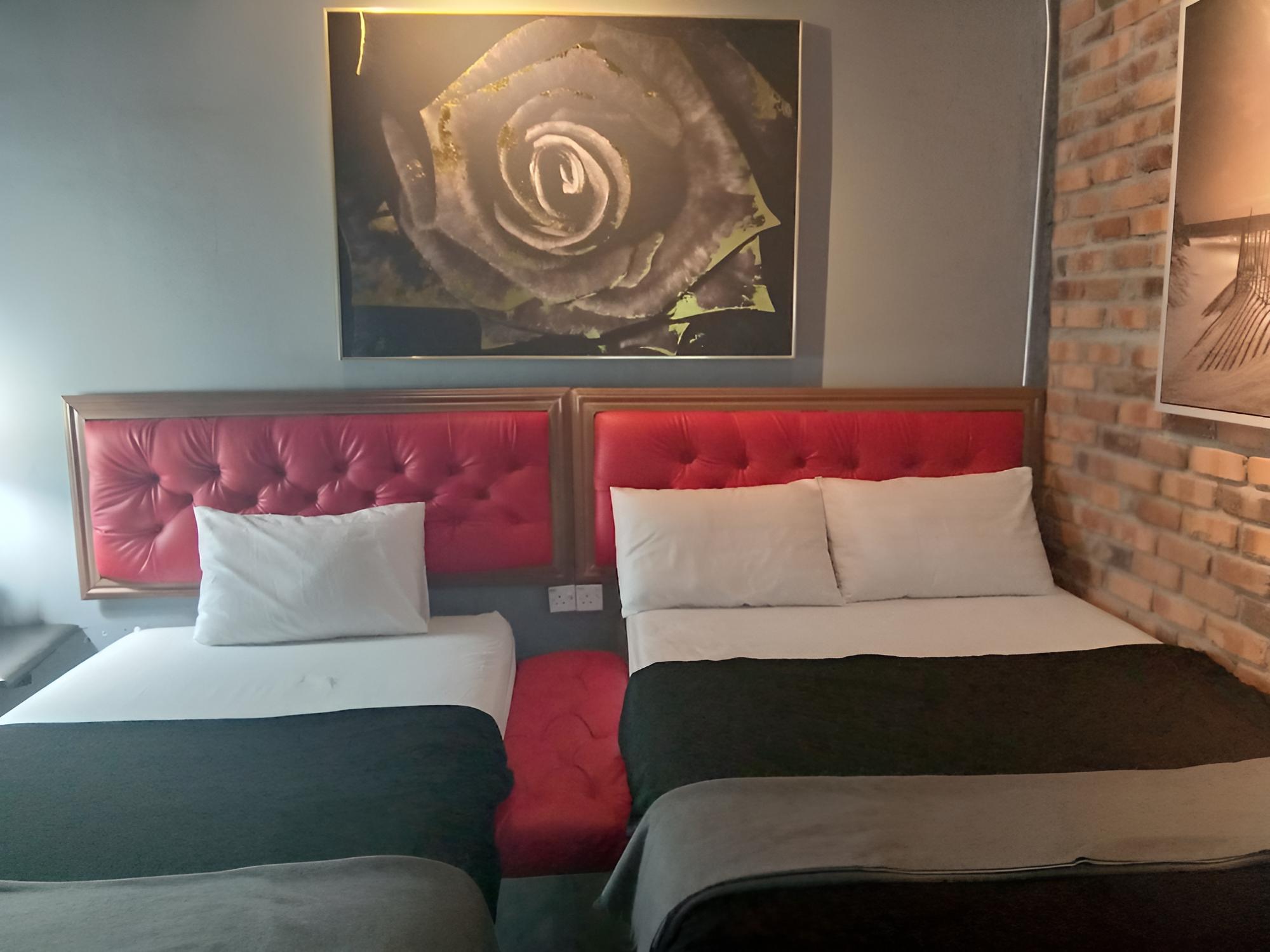 Bunker Hotel & Restaurant