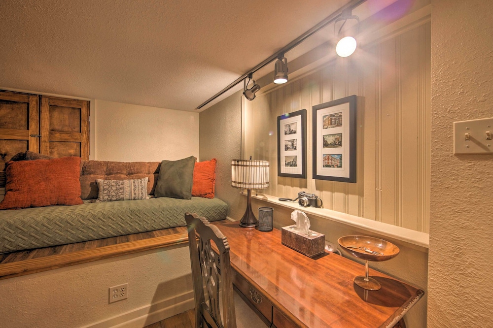 Marshall Vacations - Updated Apartment in Historic Dtwn Marshall! - Property Image 6