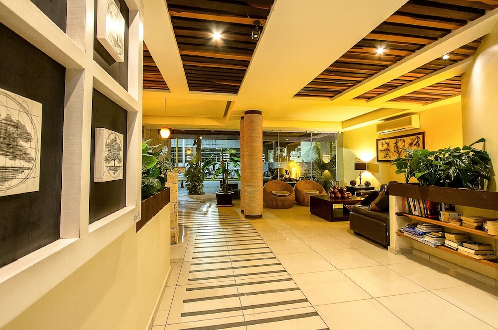 Sabbia Dowtown Condos by Mikitito Rentals