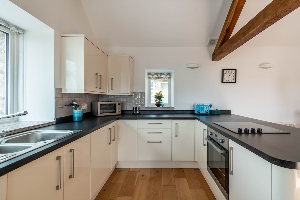 Bryn Eithin Cottage Far From the Madding Crowd