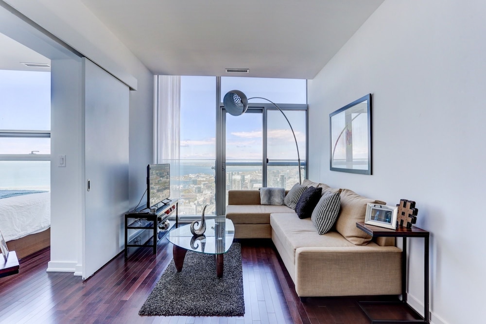 Platinum Suites - Luxury Penthouse - Image 5