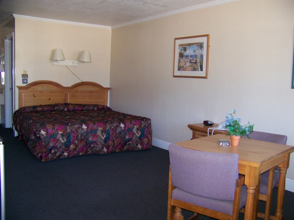 Emerald Sands Inn