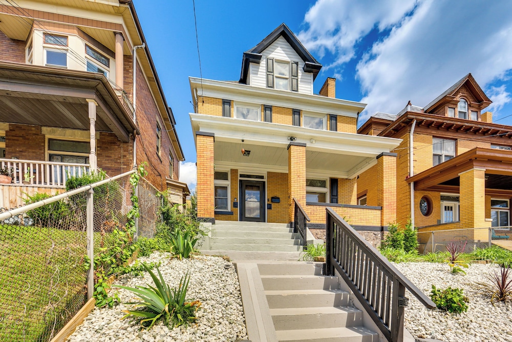 Dog-friendly Pittsburgh Home, 3 Mi to Downtown! view 4