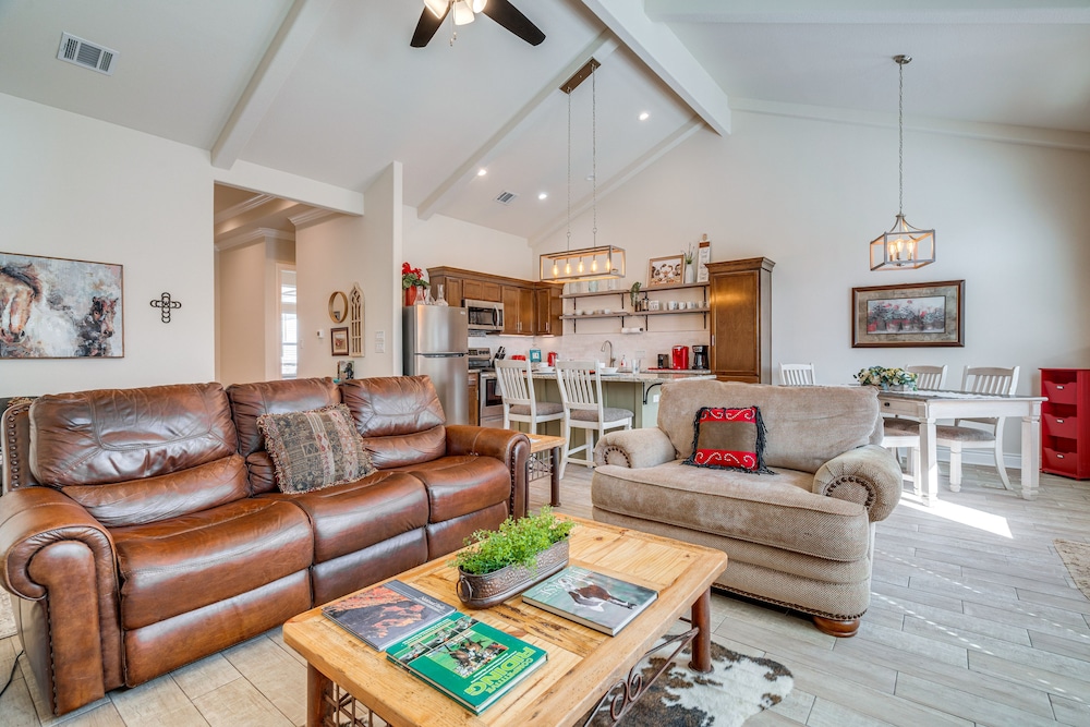 Idyllic Lago Vista Home < 1 Mi to Lake Travis! - Property Image 17
