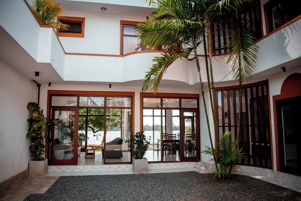 Riverside Inn Fuji