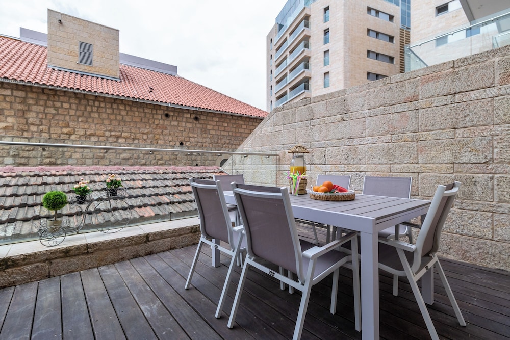 King David Court - Isrentals