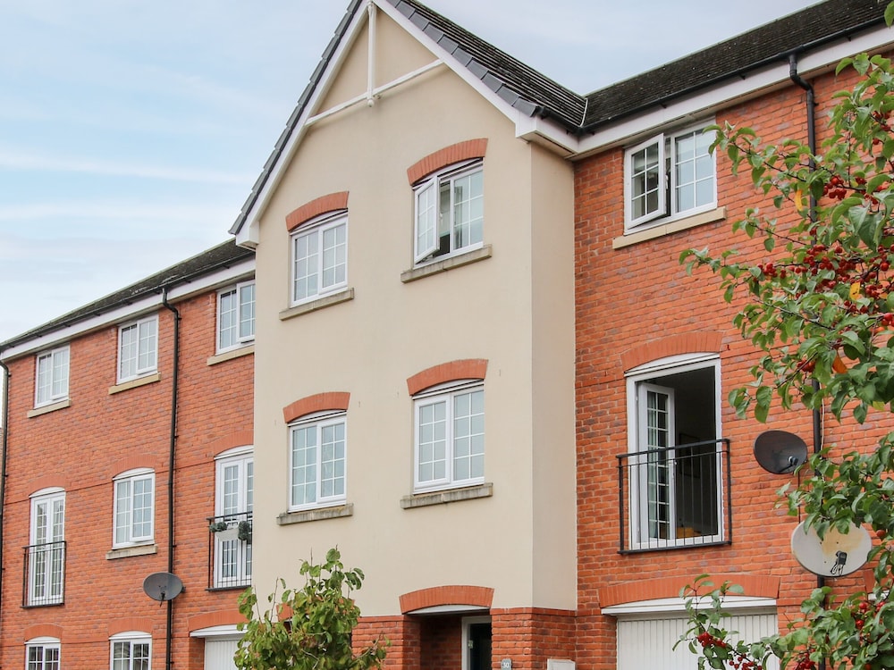30 Poplar Close