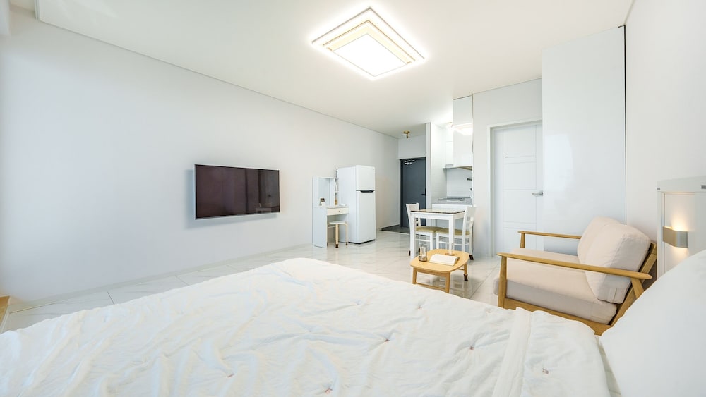 Yeosu Stay Raonpine Spa Pension