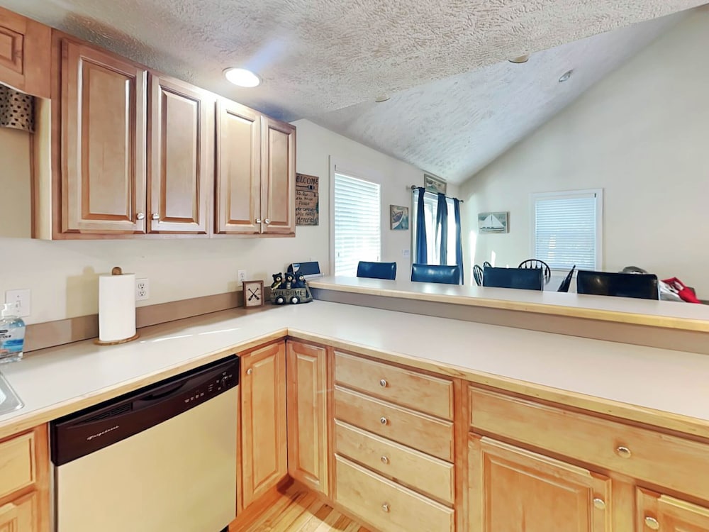 Lazy Bear Cabin by Taylor Made Deep Creek