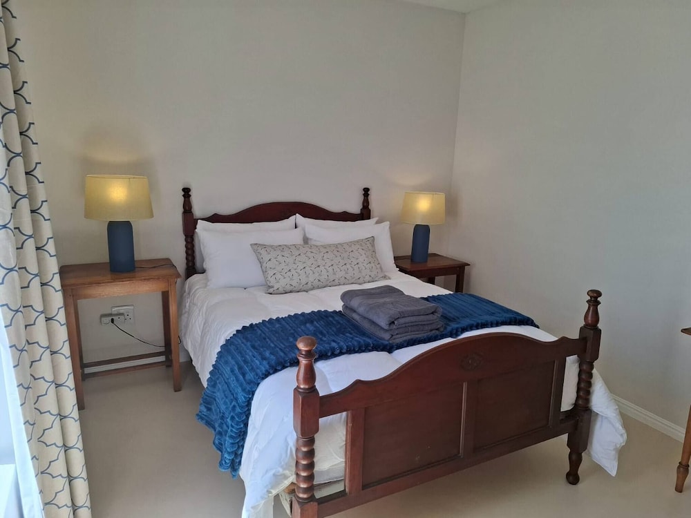 Oosiesrus - Charming Langebaan Villa With Garden View