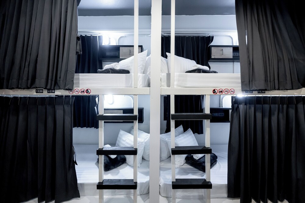 Vibes Hostel Bangkok