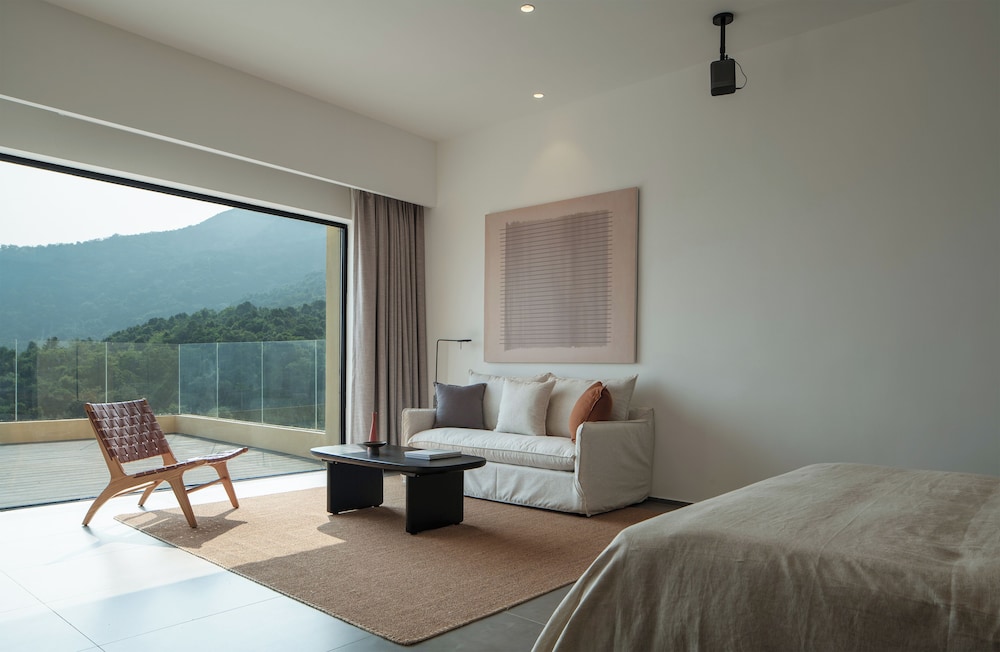Miyue Shenzhen Tianlu Secret Wild Wizard Holiday Hotel