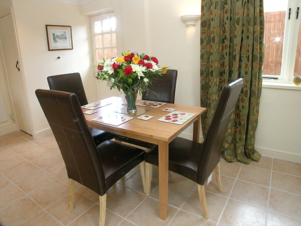 Juliet Cottage view 4
