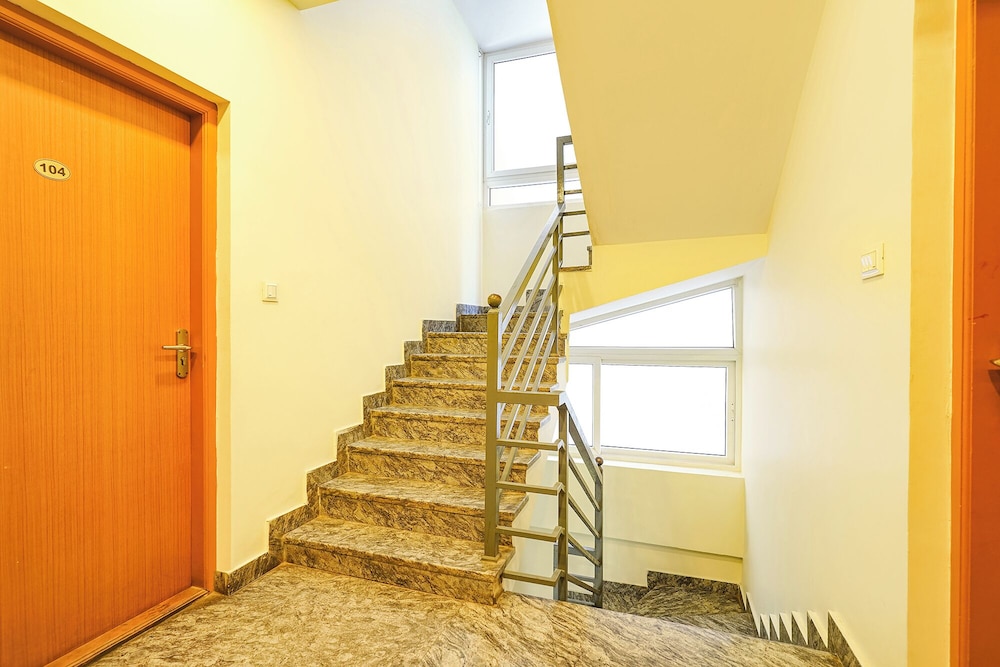 FabHotel Royal Wood Premier - Near Karnataka Golf Association, Domlur