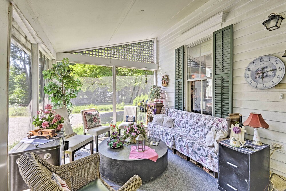 Historic Keuka Lake Estate in Hammondsport w/ Pool