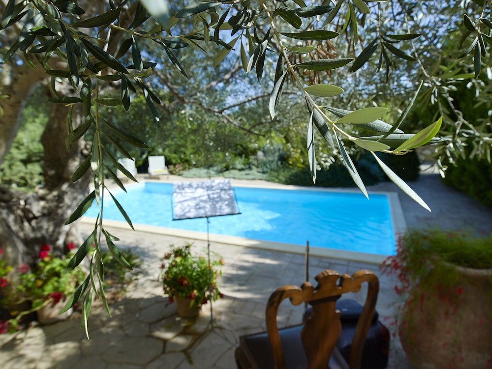 Vederi Estate
