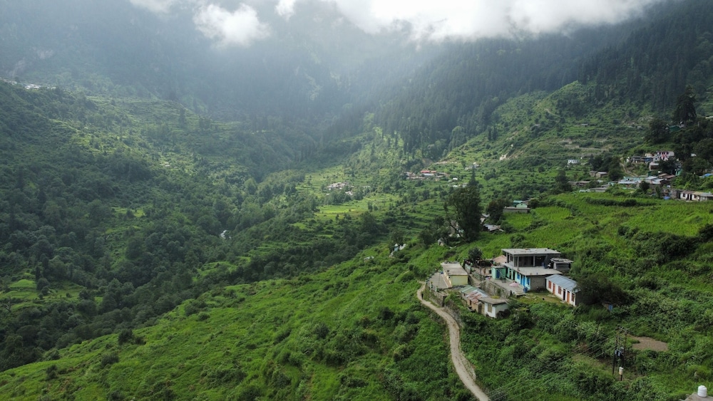 Kuari Pass Inn view 3