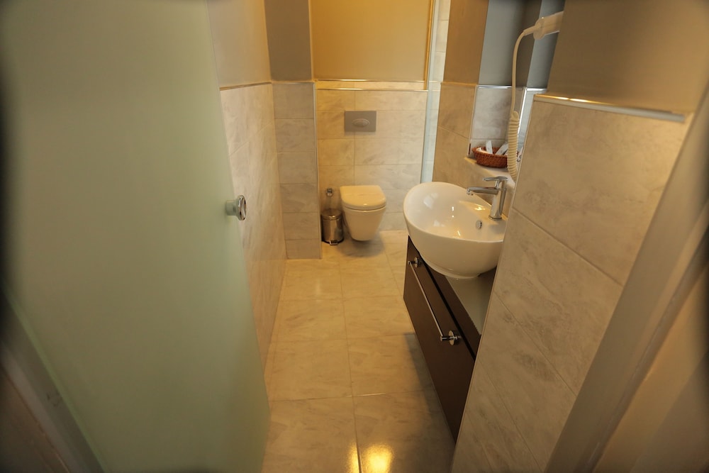 Ferman Pera - Image 59