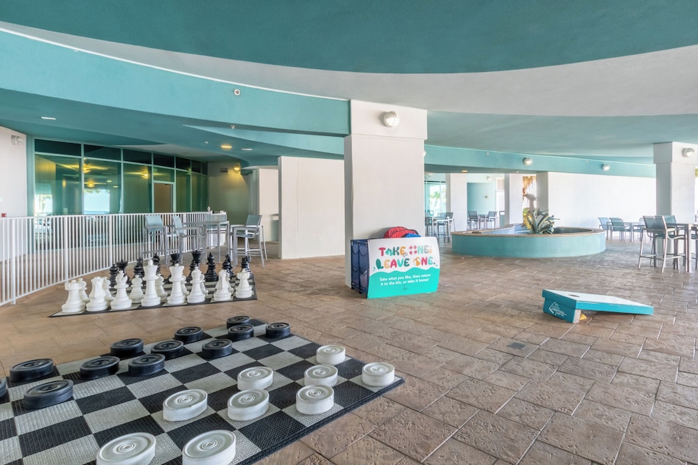 Turquoise Place 1807 D