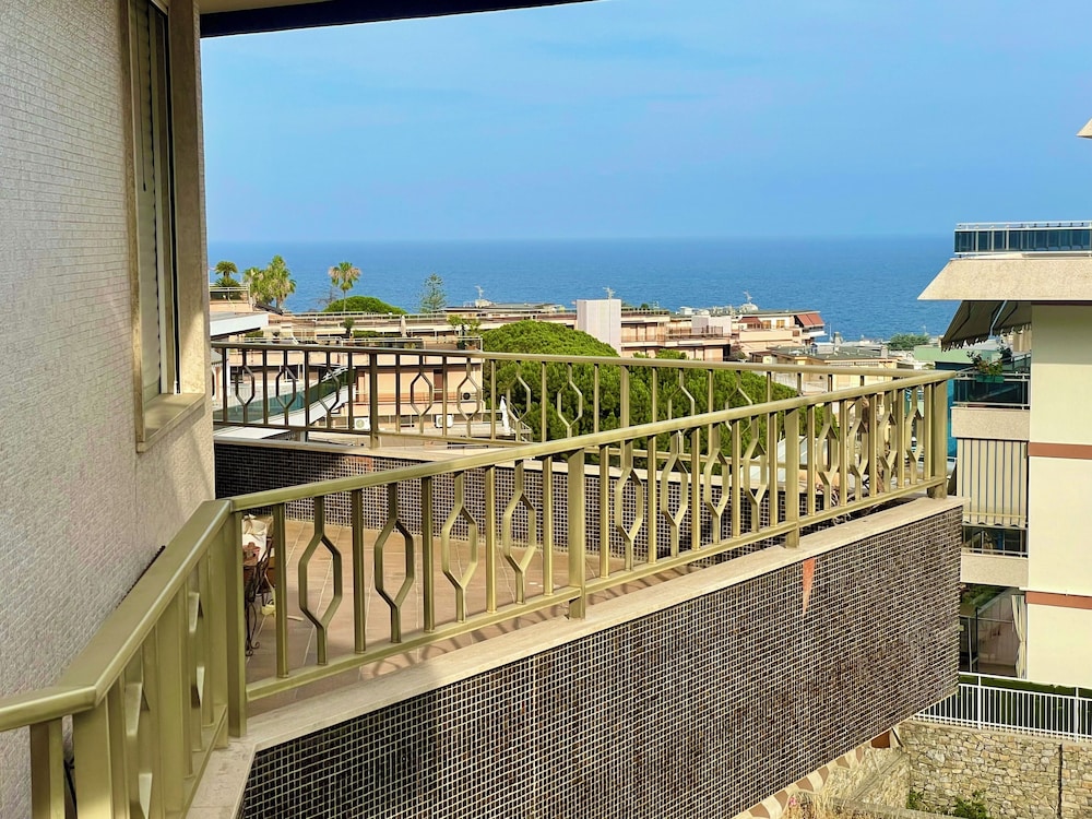Sun & Sea Homes by Wonderful Italy