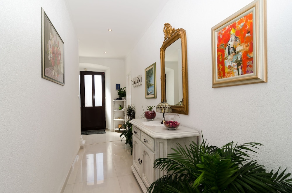 Rooms Mozara