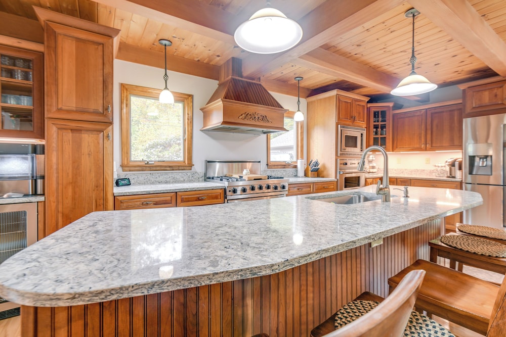 Milton Hidden Gem w/ Pool, Hot Tub & Fireplace!