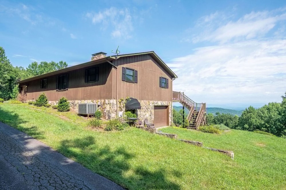 Private Cabin Blue Ridge Views Fireplace