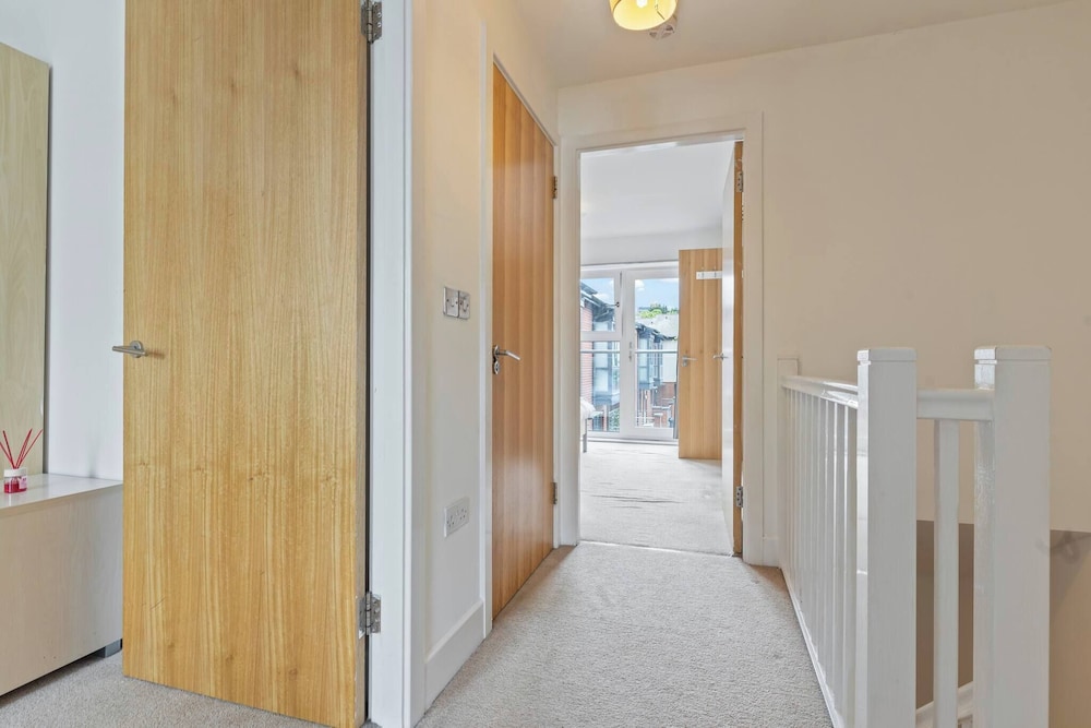 3-bed Elegant House Near Museums, Bullring & Parks