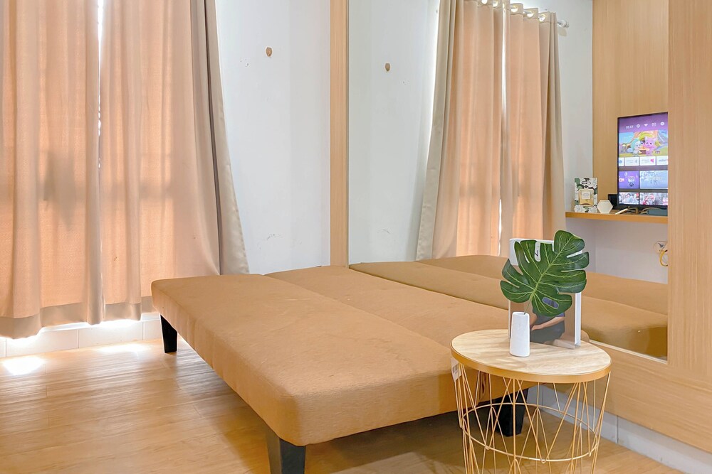 Good And Cozy 2Br Apartment Patraland Urbano