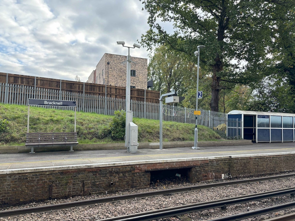 Chic Studio in Bracknell at Convenient Location