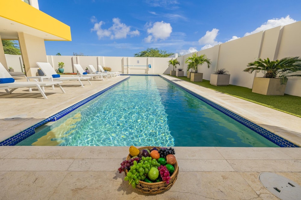 NEW Premium 4BR Large Pool Outdoor Kitchen