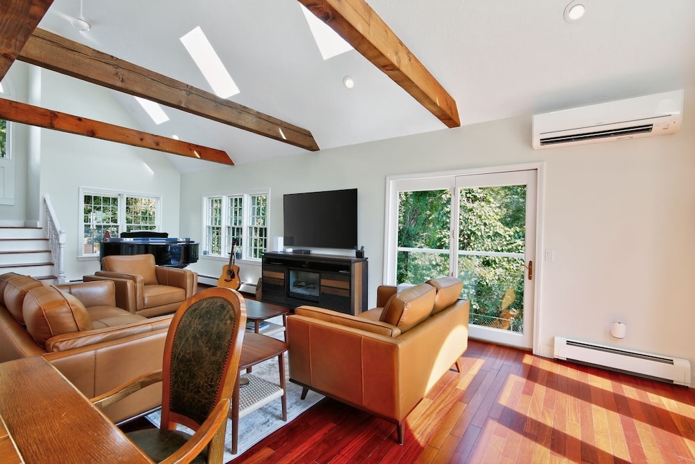 Ocean Views & Private Beach 3br Nature Escape 3 Bedroom Villa