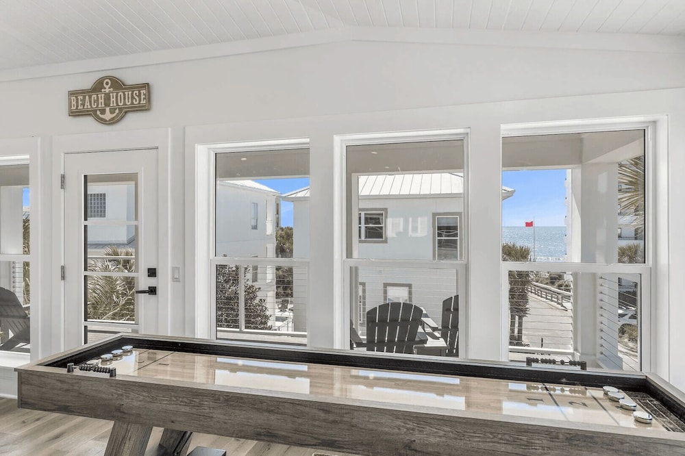 30A Beach Music by Avantstay Pool w/ Gulf Views Golf Cart