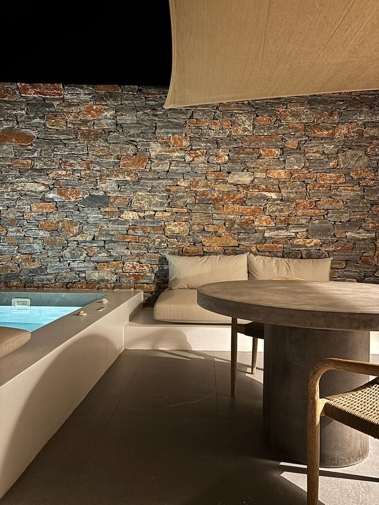 Pentanemi Folegandros