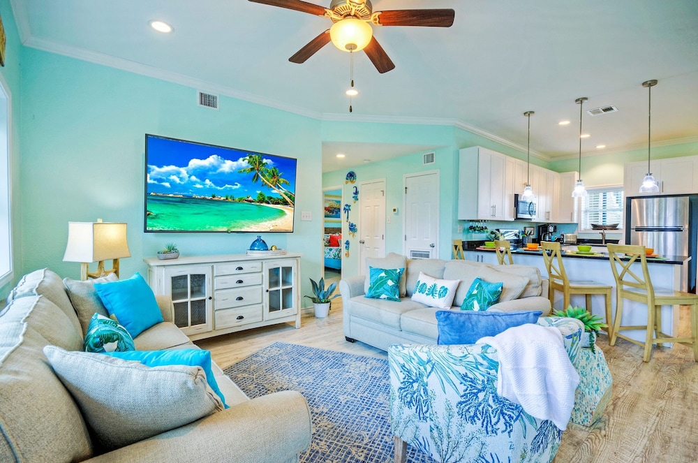 3 Condos in Beachfront Complex w Pool Sleeps 22 Island Retreat 3-unit Buyout