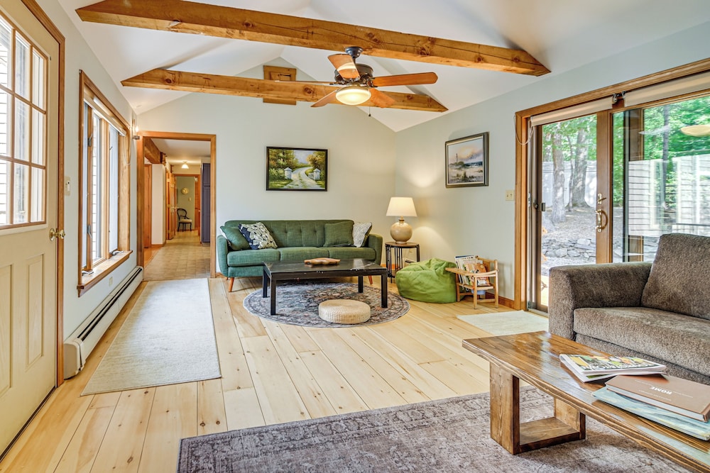 2 Mi to Beaches: Charming Kennebunk Family Home